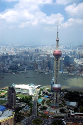 A Világkiállítás a folyó mindkét oldalán helyet foglal shanghai