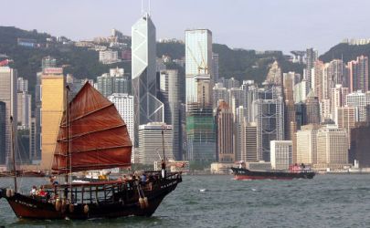 815 millió HKD többlet Júliusban Hong Kongban
