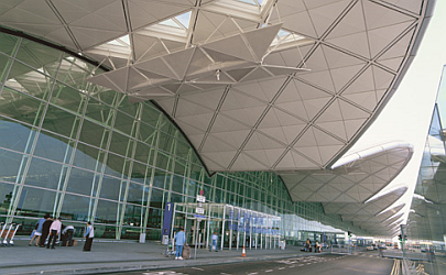 Rekord forgalom Hong Kong repülőterén