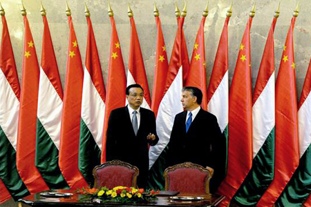 Orbán Viktor magyar kormányfő és Li Ko-csiang (Li Keqiang) kínai miniszterelnök-helyettes