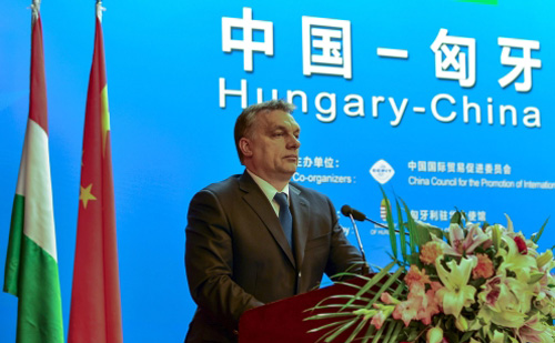 Orbán Viktor előadást tartott, Szijjártó Péter egyezményeket kötött Kínában