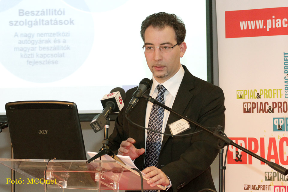 Bilek Péter, a Nemzeti Külgazdasági Hivatal ( HITA ) elnökhelyettese is előadást tartott