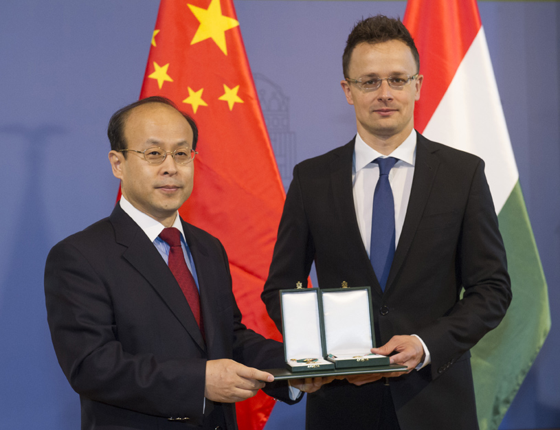 Xiao Qian (Hsziao Csien), a Kínai Népköztársaság távozó magyarországi nagykövetét Szijjártó Péter külgazdasági és külügyminiszter tüntette ki 
