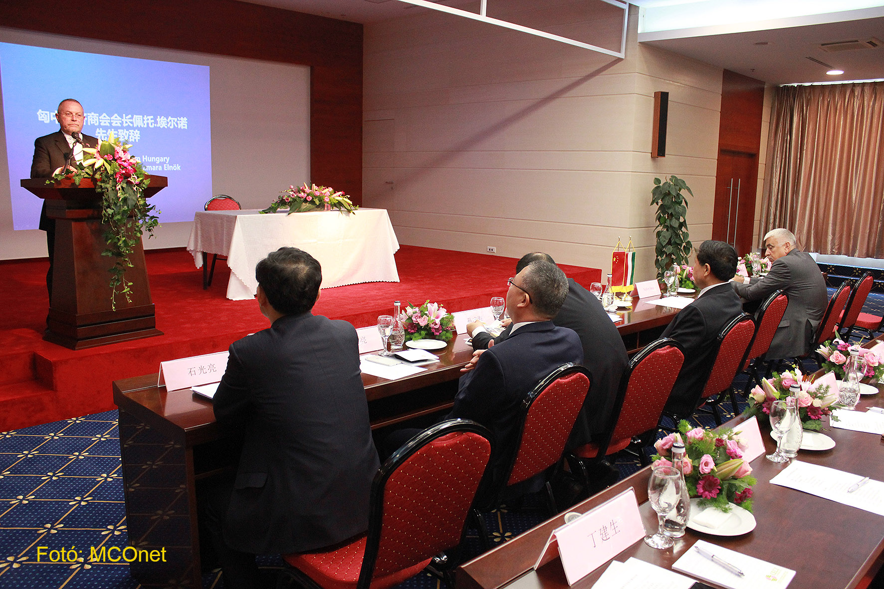 Pető Ernő, a ChinaCham Hungary Magyar-Kínai Gazdasági Kamara elnöke a Shandong-Magyarország Befektetési és Kereskedelmfejlesztési Konferencián