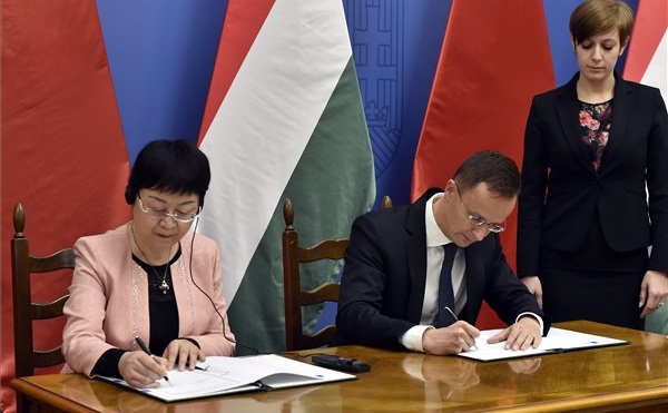 Kínai egyetem magyarországi működéséről írtak alá megállapodást