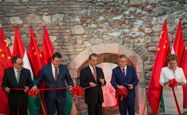 Megnyílt a kiállítás Magyarország és Kína kapcsolatok felvételének 70. évfordulója alkalmából 