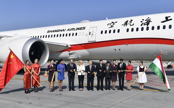 Megérkezett Budapestre a Shanghai Airlines első járata Kínából