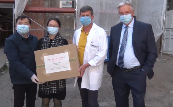 A Pest Megyei Flór Ferenc Kórház is kapott maszkadományt