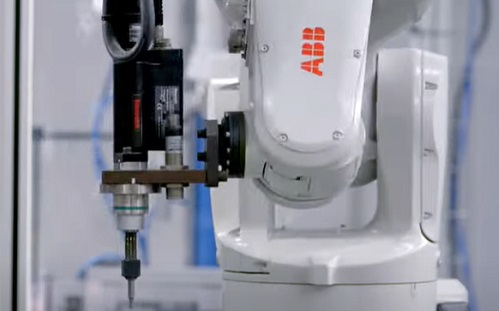 Korszerű robotikai megagyár nyílik Sanghajban