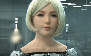 Egyre többen rajonganak a kínai robotműsorvezetőnőért