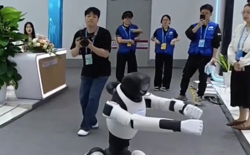 A cél a robotok munkára fogása - Kína gőzerővel dolgozik rajta