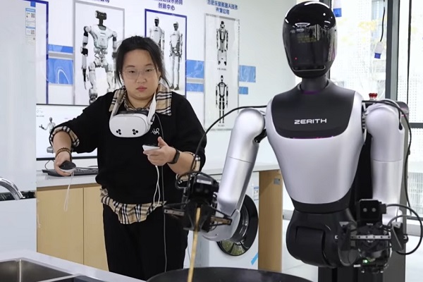 Valós képzés céljából járnak főiskolára a robotok Hefei-ben